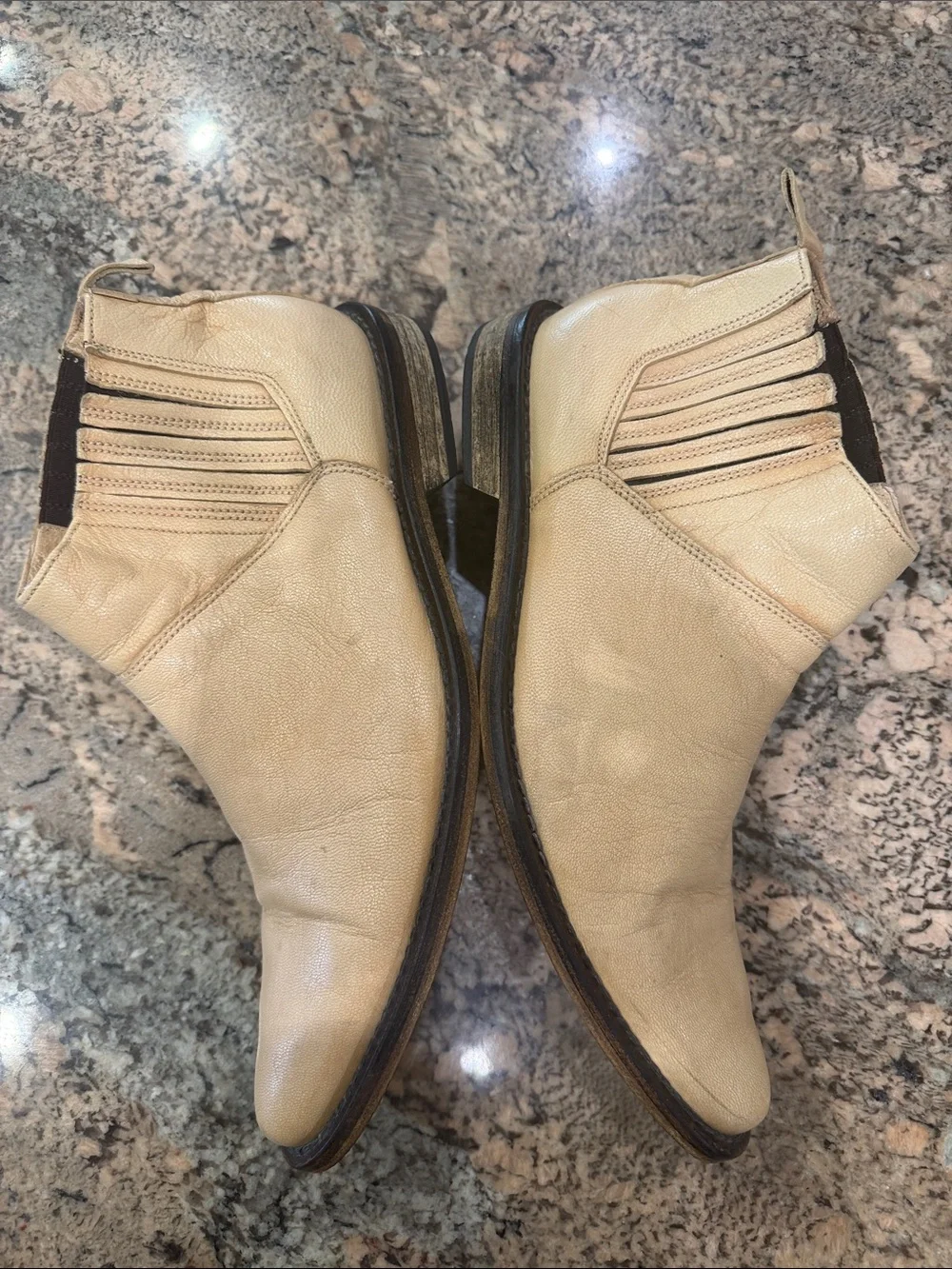 Men's Tan Leather Chukka Boots — Sleek Slip-On Ankle Style